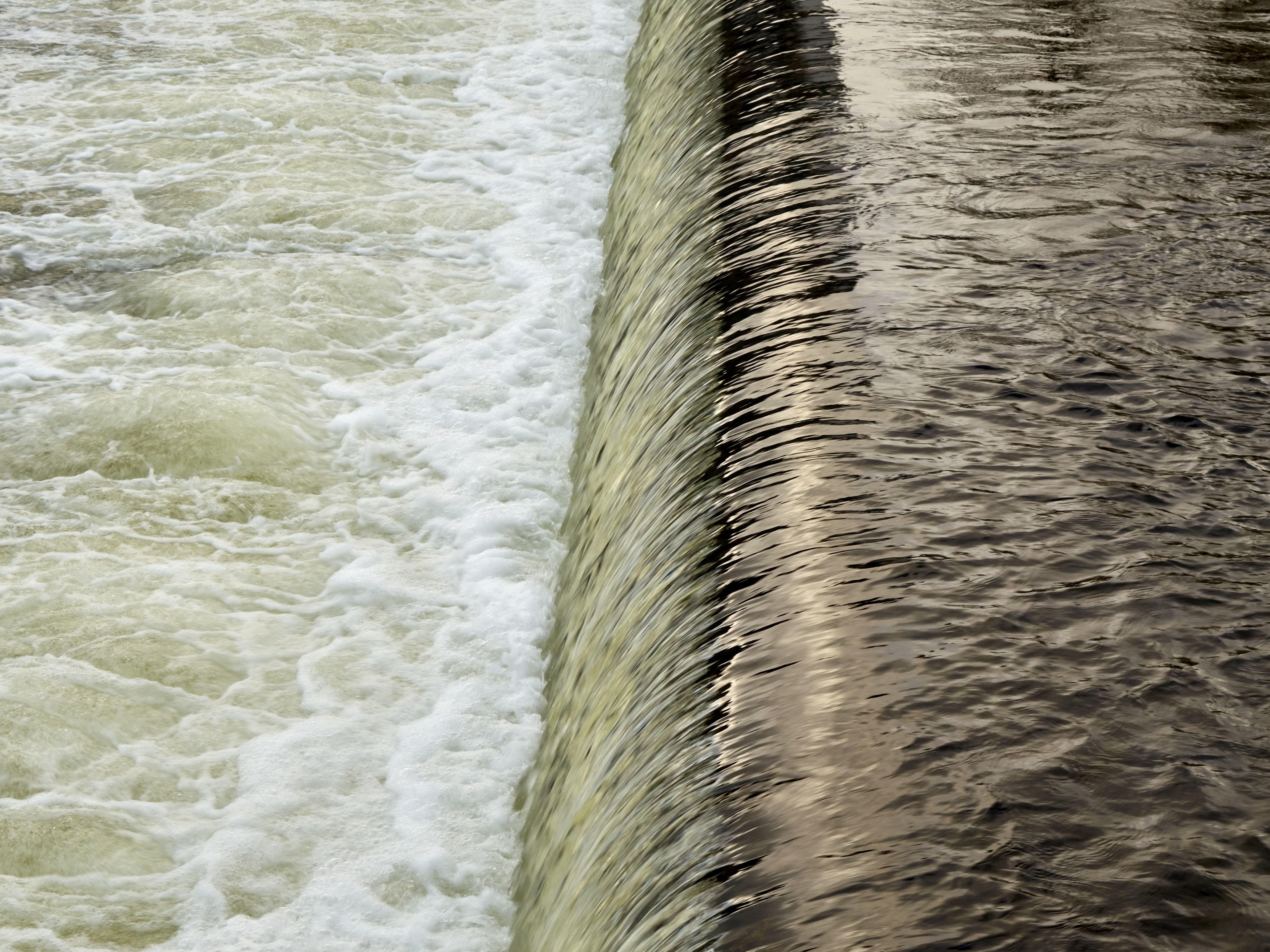 Image of weir flow